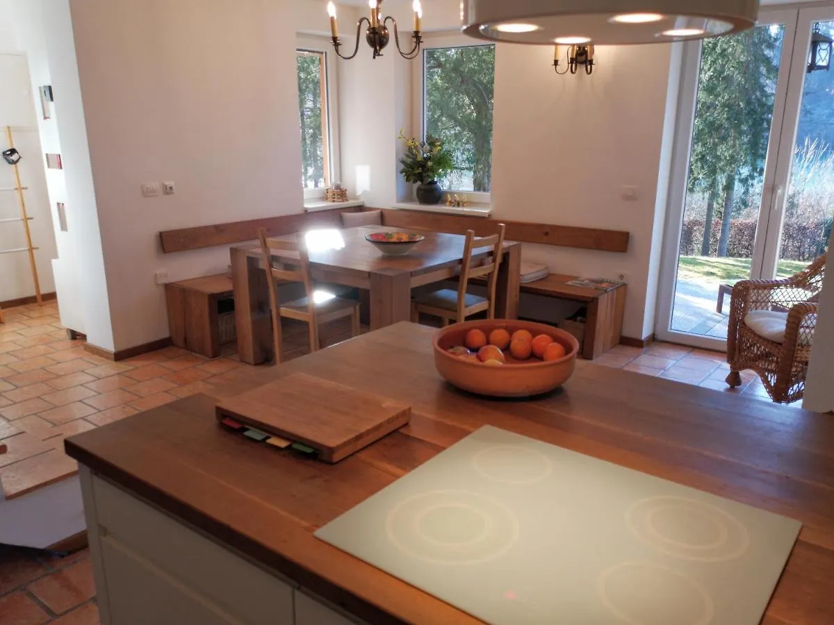 Ferienhaus Villa Zbilje Lake House Medvode