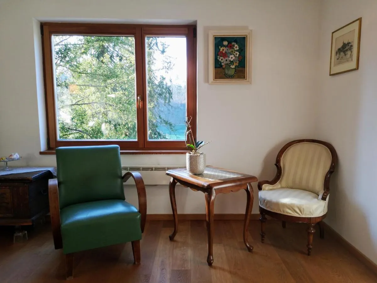 Vikendica Zbilje Lake House Slovenia
